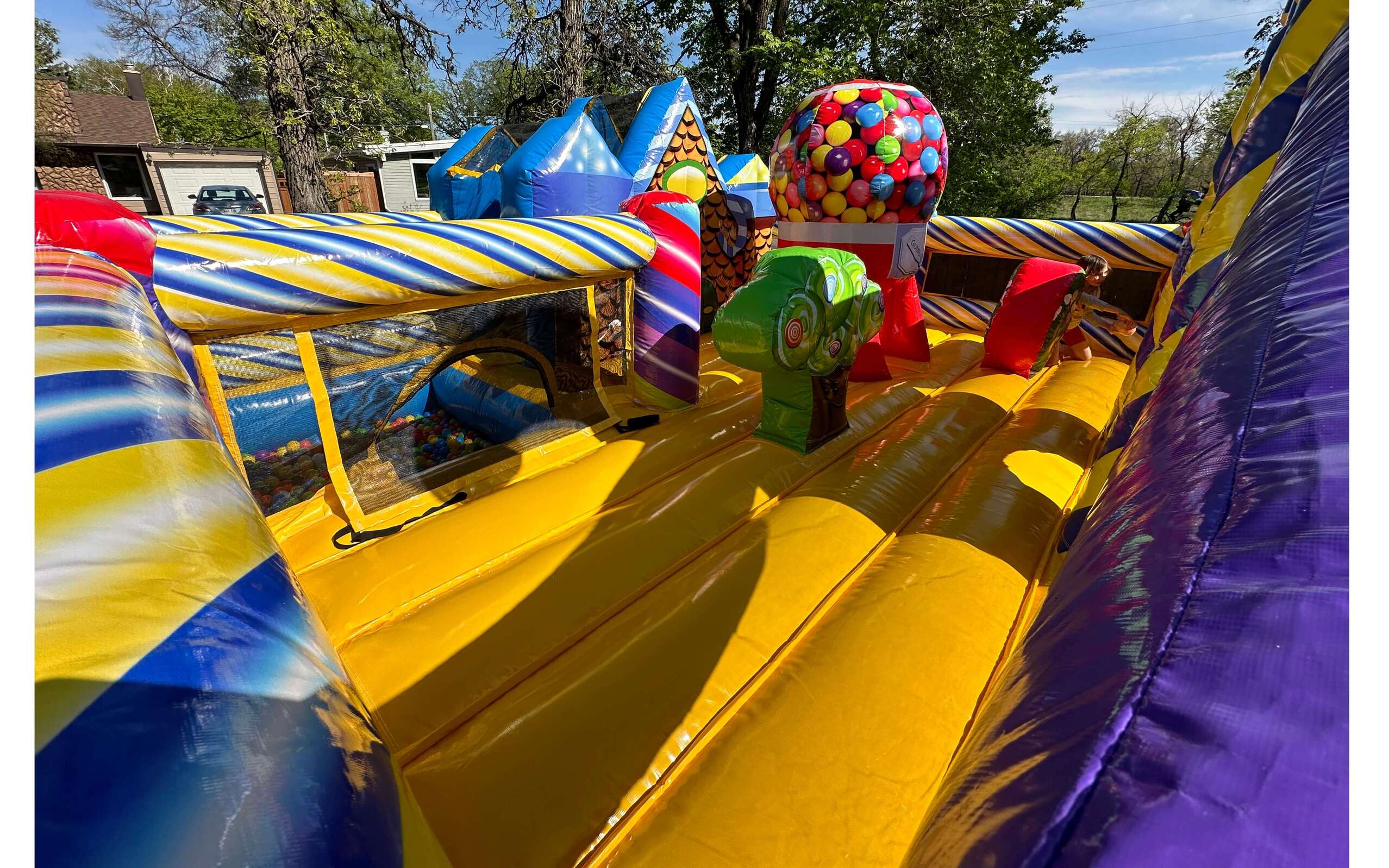 Toddler bouncy castle rental for birthday parties in Winnipeg Manitoba