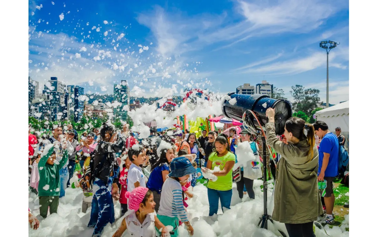 Premium foam cannon rental Winnipeg Manitoba high spray foam party machine for events and celebrations