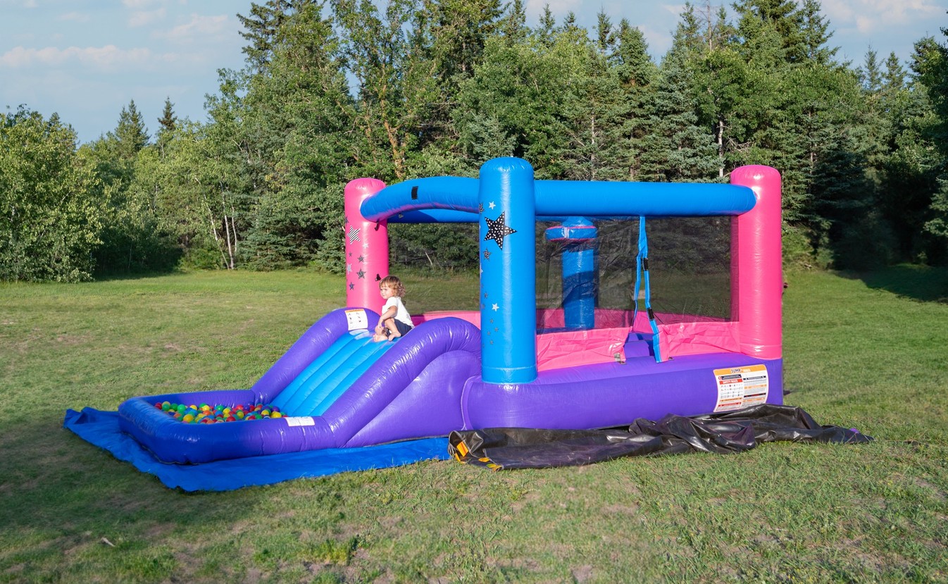 Little Star inflatable bouncer with slide and waterslide rental for kids in Winnipeg Manitoba