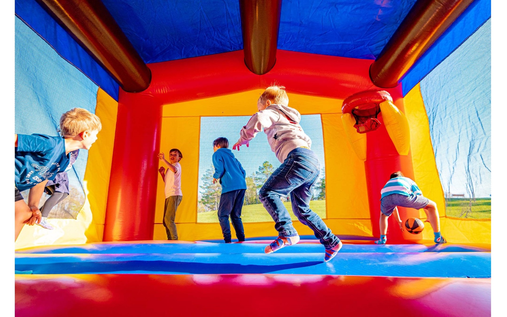 Classic jumper rental for birthday parties and school events in Manitoba