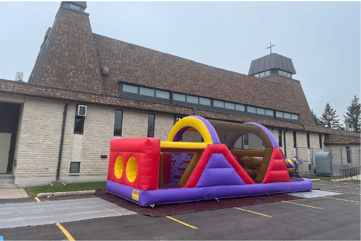 Jump Up Bouncers obstacle course rental in Manitoba