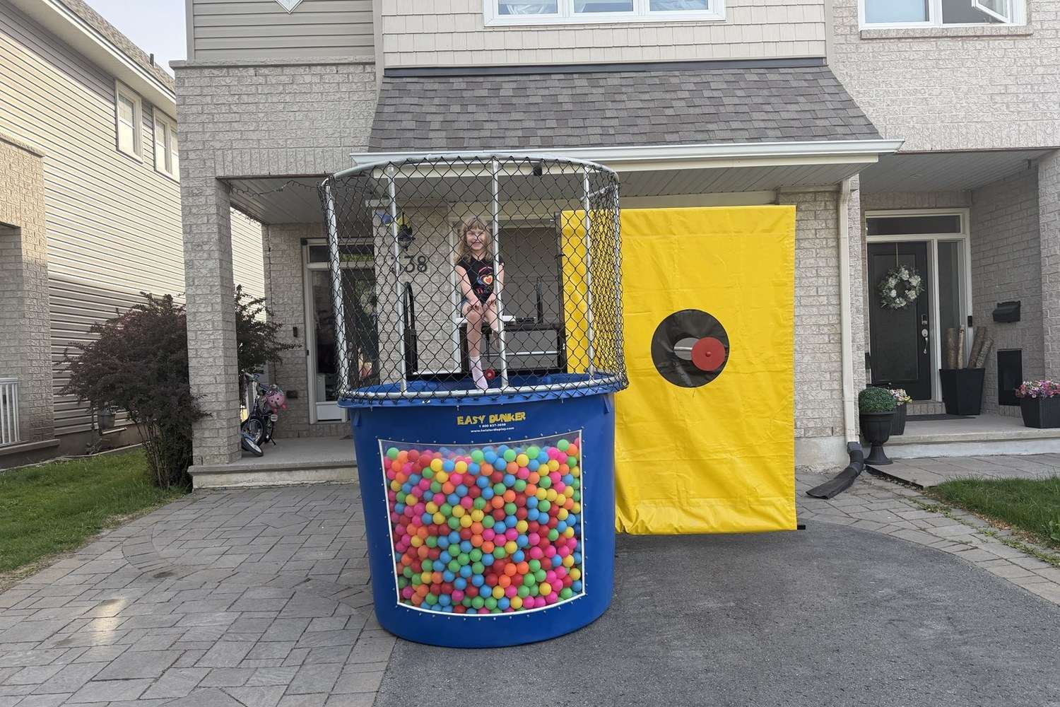 No water dunk tank rental with pit balls for school carnivals in Winnipeg Manitoba