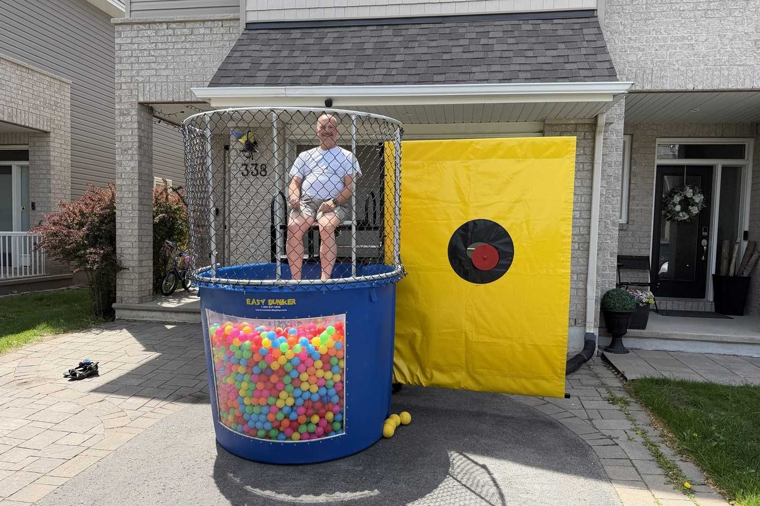 No power required dry dunk tank game rental for Manitoba parties