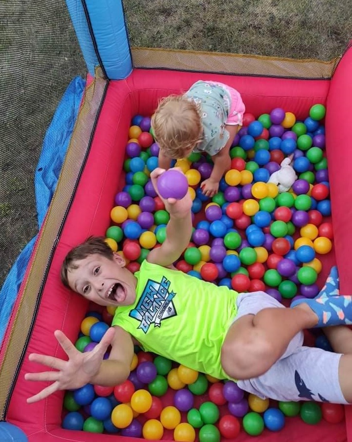 Pit balls rental Winnipeg Manitoba for bouncy castle parties kids events